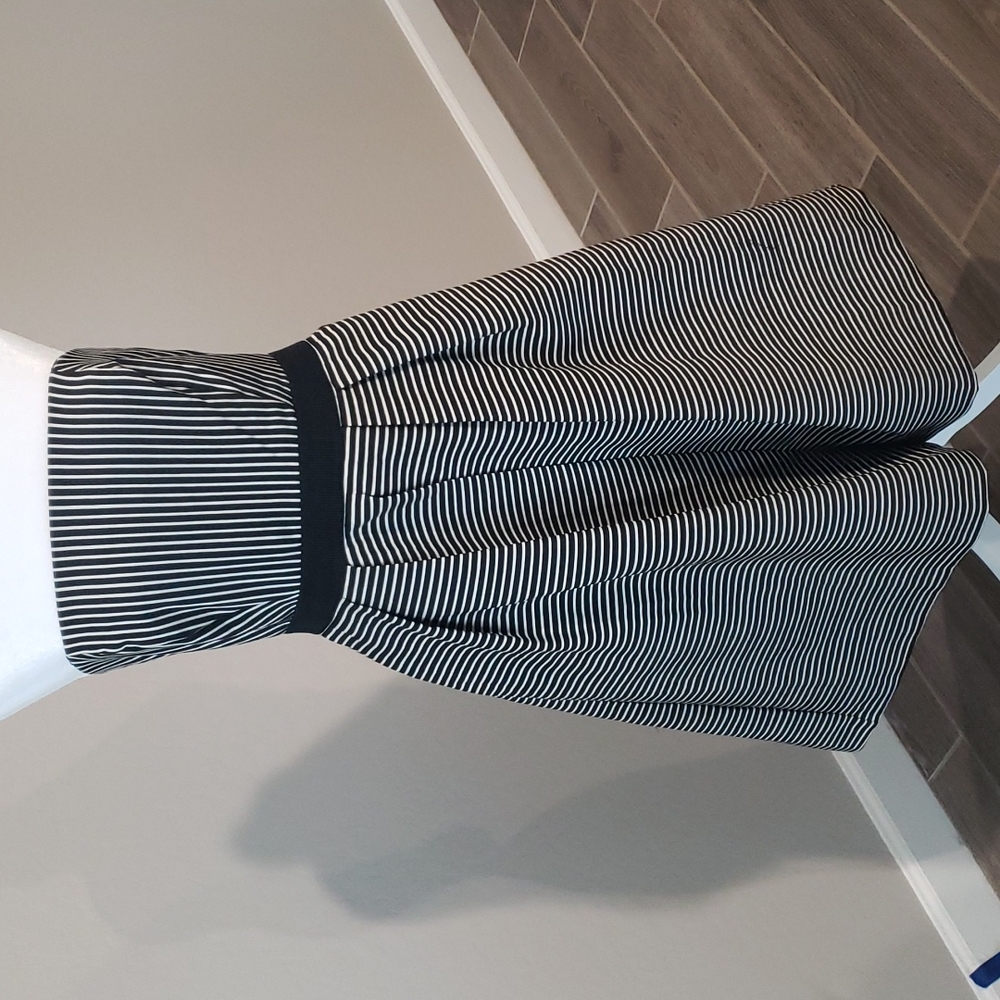 eva mendes size Medium Black and White Fit-and-Flare Dress strapless or w straps